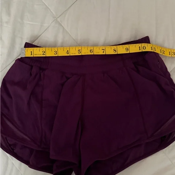 Lululemon Hotty Hot Shorts size 4 2.5” inseam purple - Picture 2 of 5